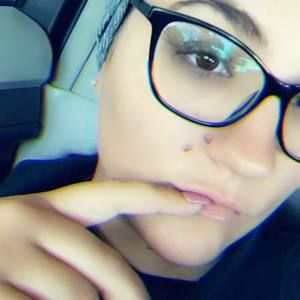 Meet your Posher, Elissa